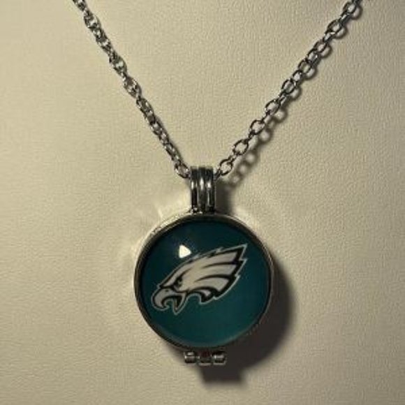 Philadelphia Eagles NFL Football Aromatherapy Charm with 20 IN Silver Chain NEW! - Picture 1 of 3